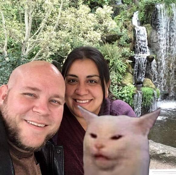 Meet your Posher, Beatriz - Picture 1 of 1